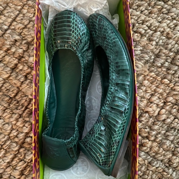 Tory Burch Eddie Ballet Flat in Malachite - Picture 5 of 6